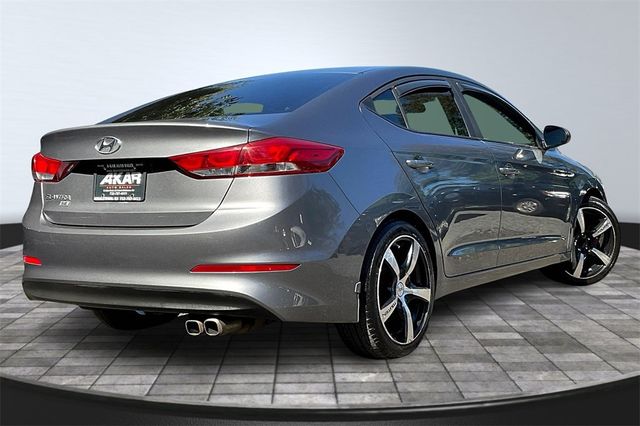 2018 Hyundai Elantra SE 2.0L Manual - 22915343 - 4