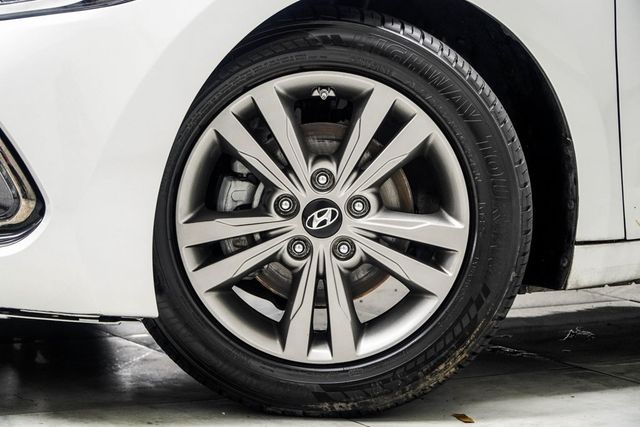 2018 Hyundai Elantra Value Edition 2.0L Automatic - 22907177 - 2
