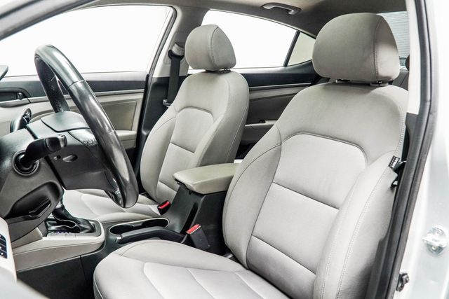 2018 Hyundai Elantra Value Edition 2.0L Automatic - 22907177 - 32