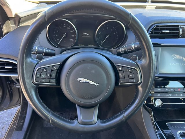 2018 Jaguar XE AWD . PREMIUM - 22154573 - 32