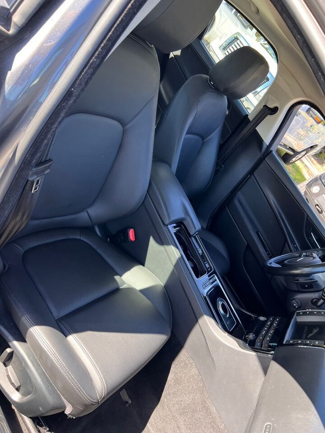 2018 Jaguar XE AWD . PREMIUM - 22154573 - 5