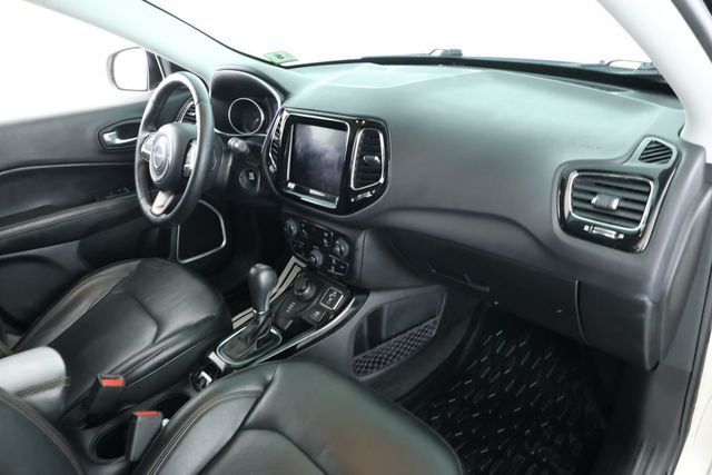 2018 Jeep Compass Limited 4x4 with Dual-Pane Sunroof and Uconnect 4C Navigation - 22925407 - 23
