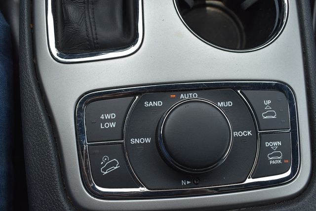 2018 Jeep Grand Cherokee Overland 4x4 - 22887332 - 21