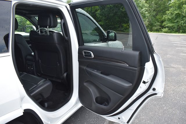 2018 Jeep Grand Cherokee Overland 4x4 - 22887332 - 44