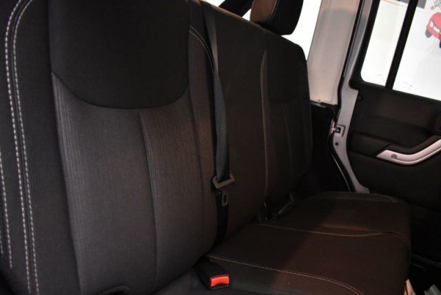 2018 Jeep Wrangler JK Unlimited Sahara - 18073236 - 15