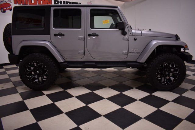 2018 Jeep Wrangler JK Unlimited Sahara - 18073236 - 17