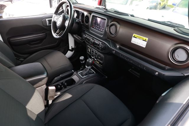 2018 Jeep Wrangler JK Unlimited Sport 4x4 - 22934228 - 17