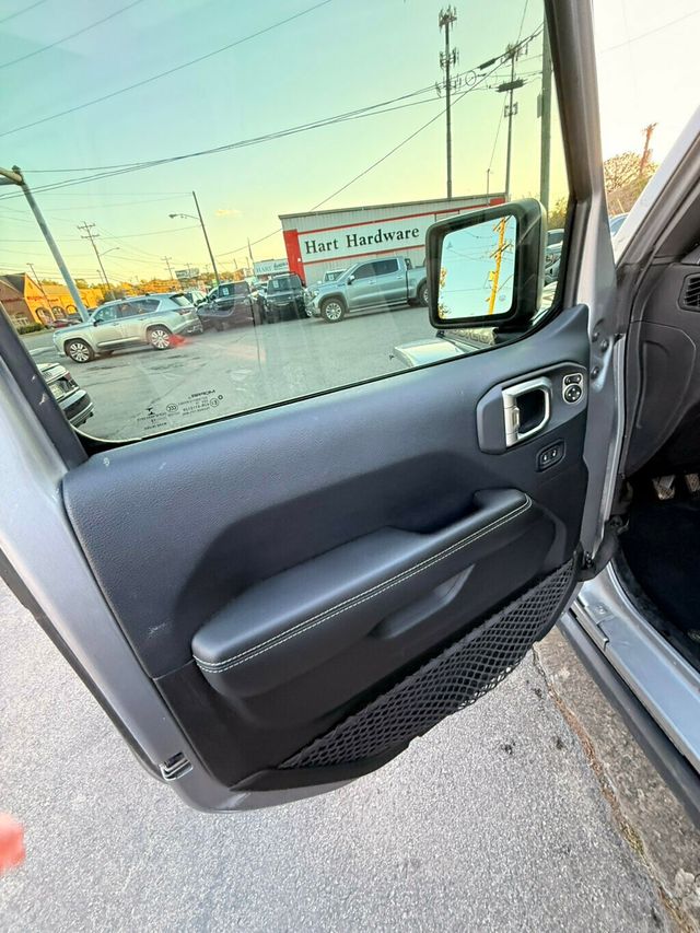 2018 Jeep Wrangler Unlimited LocalTrade/Rubicon/6-SpeedManual/ActiveSafetyGroup/BlindSpot - 22939889 - 10