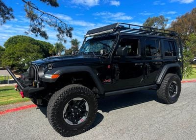 2018 Jeep Wrangler Unlimited - 1C4HJXFG7JW250