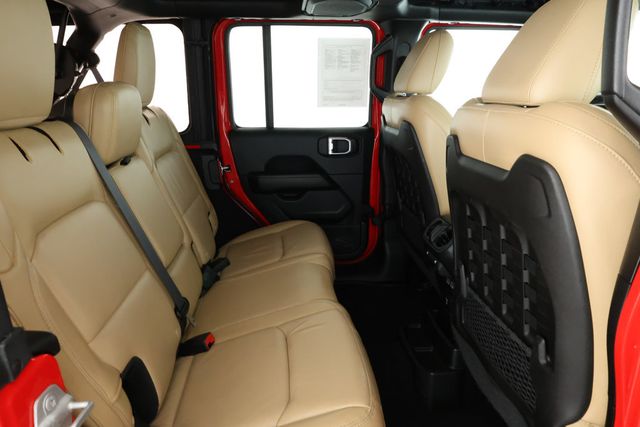 2018 Jeep Wrangler Unlimited Rubicon 4x4 with Leather Bucket Seats & Electronic Infotainment - 22924061 - 20