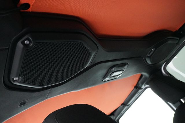 2018 Jeep Wrangler Unlimited Sahara 4x4 - 22886000 - 25