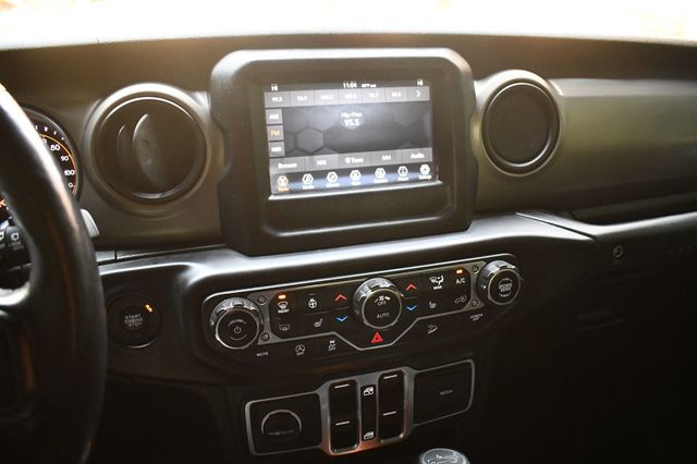 2018 Jeep Wrangler Unlimited Sport S 4x4 - 22935214 - 20