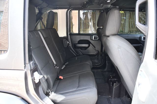 2018 Jeep Wrangler Unlimited Sport S 4x4 - 22935214 - 29