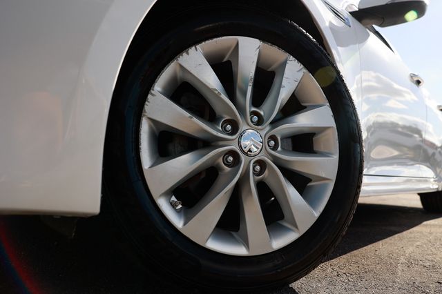2018 Kia Optima LX Automatic - 22932300 - 24