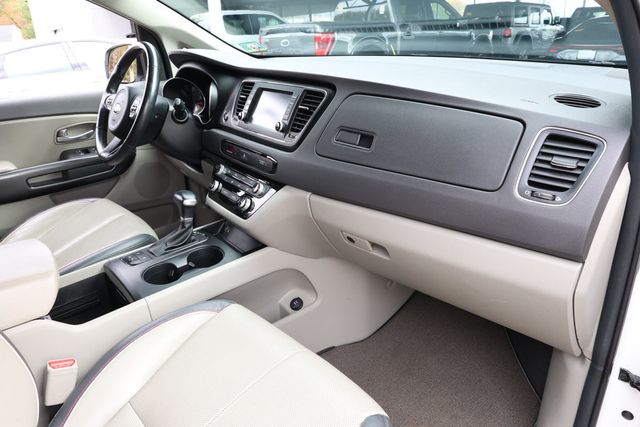2018 Kia Sedona LX FWD - 22939890 - 25