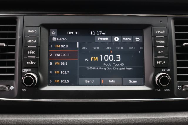 2018 Kia Sedona LX with Essentials Premium Package - 22939890 - 17