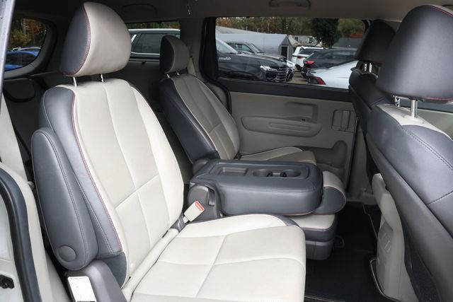 2018 Kia Sedona LX with Essentials Premium Package - 22939890 - 23