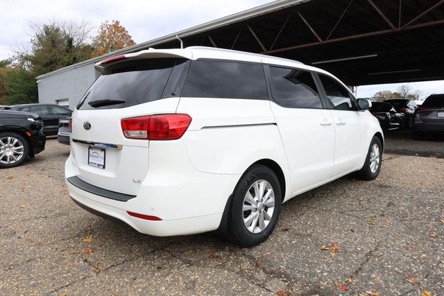 2018 Kia Sedona LX with Essentials Premium Package - 22939890 - 4