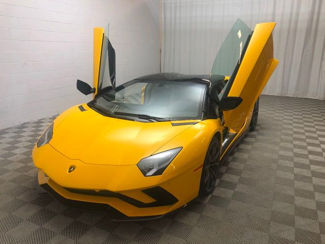 2018 Lamborghini Aventador S Roadster Just Arrived!  Only 621 miles! - 21833500 - 9