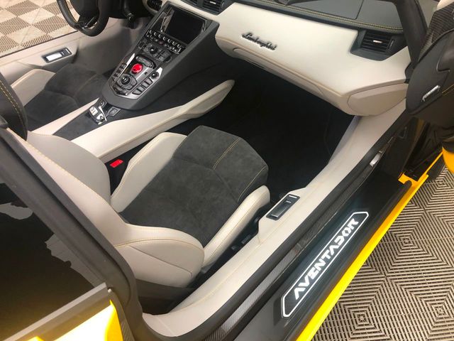 2018 Lamborghini Aventador S Roadster Just Arrived!  Only 621 miles! - 21833500 - 19