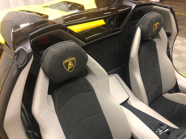 2018 Lamborghini Aventador S Roadster Just Arrived!  Only 621 miles! - 21833500 - 28