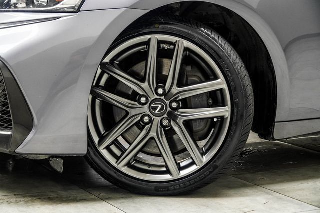 2018 Lexus IS IS 300 RWD - 22922218 - 2