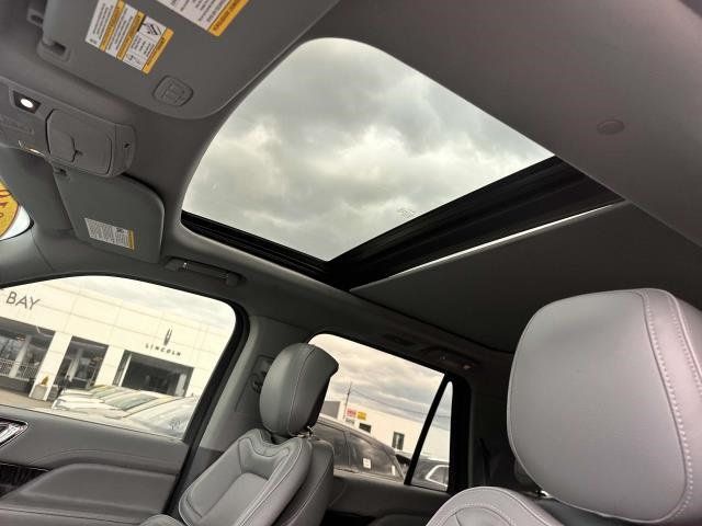 2018 Lincoln Navigator 4x4 Select - 22373049 - 9
