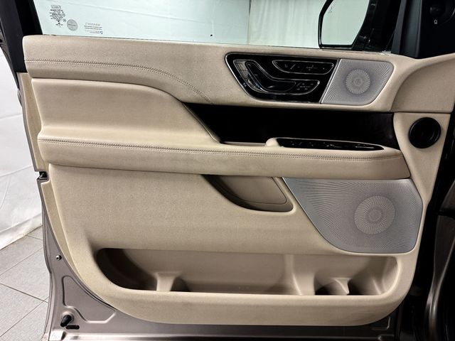 2018 Lincoln Navigator RESERVE 4WD - 22935522 - 15