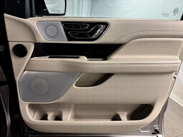 2018 Lincoln Navigator RESERVE 4WD - 22935522 - 18