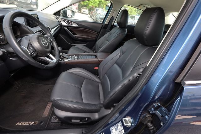 2018 MAZDA Mazda3 4-Door TOURING - 22935013 - 10