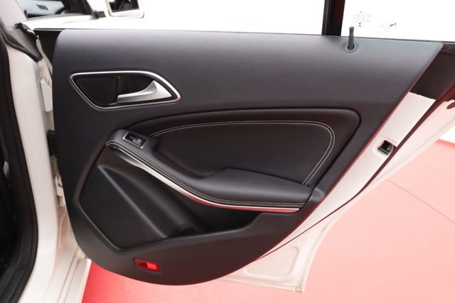 2018 Mercedes-Benz CLA CLA 250 4MATIC Coupe - 20905260 - 18