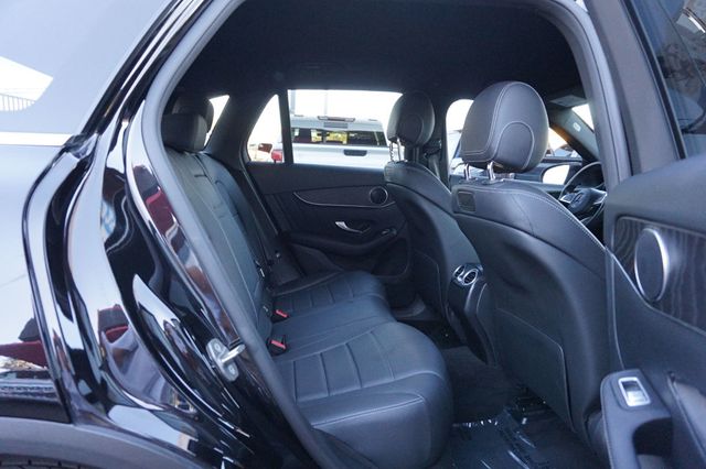 2018 Mercedes-Benz GLC LOW MILES, AMG PKG, PREMIUM PKG, BACKUP CAMERA  - 22933574 - 18