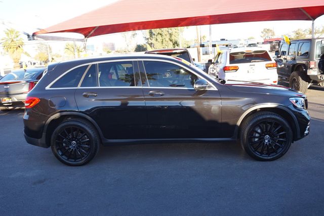 2018 Mercedes-Benz GLC LOW MILES, AMG PKG, PREMIUM PKG, BACKUP CAMERA  - 22933574 - 4
