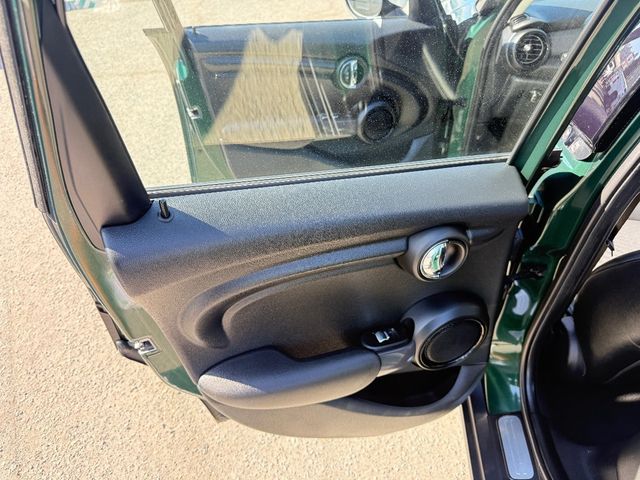 2018 MINI Cooper Hardtop 4 Door   - 22938084 - 13