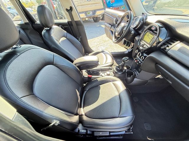 2018 MINI Cooper Hardtop 4 Door   - 22938084 - 17