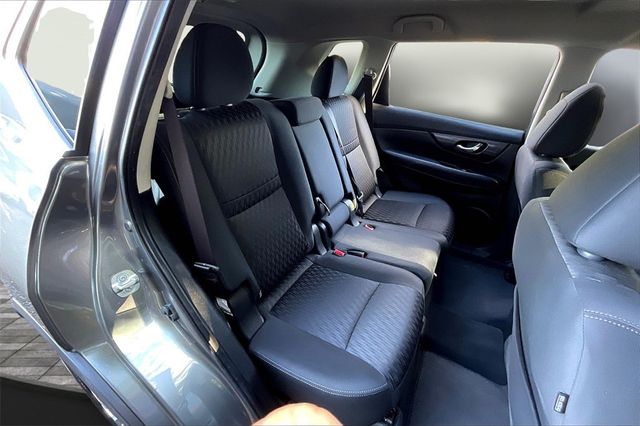 2018 Nissan Rogue AWD SV - 22926839 - 13