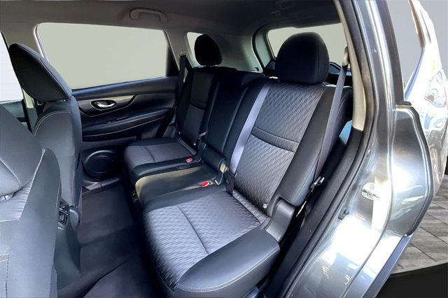 2018 Nissan Rogue AWD SV - 22926839 - 16