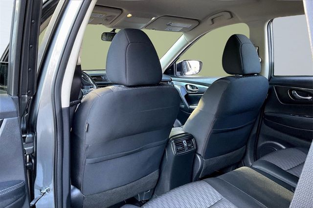 2018 Nissan Rogue AWD SV - 22926839 - 17