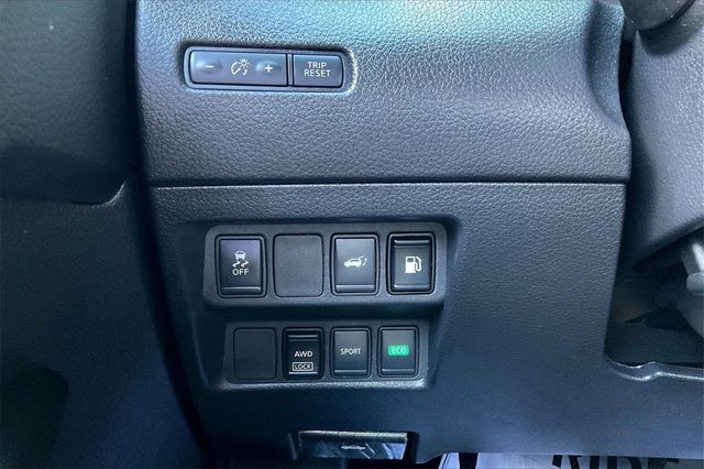 2018 Nissan Rogue AWD SV - 22926839 - 27