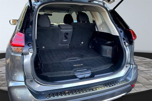 2018 Nissan Rogue AWD SV - 22926839 - 33