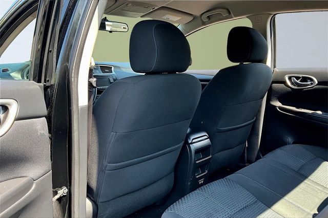 2018 Nissan Sentra SR CVT - 22938413 - 17