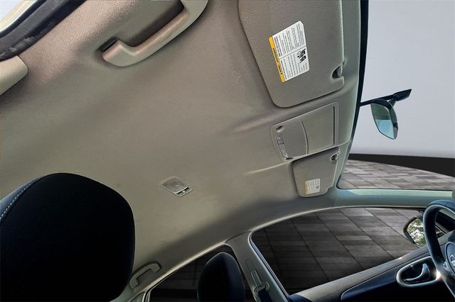 2018 Nissan Sentra SR CVT - 22938413 - 32