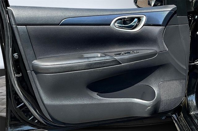 2018 Nissan Sentra SR CVT - 22938413 - 8