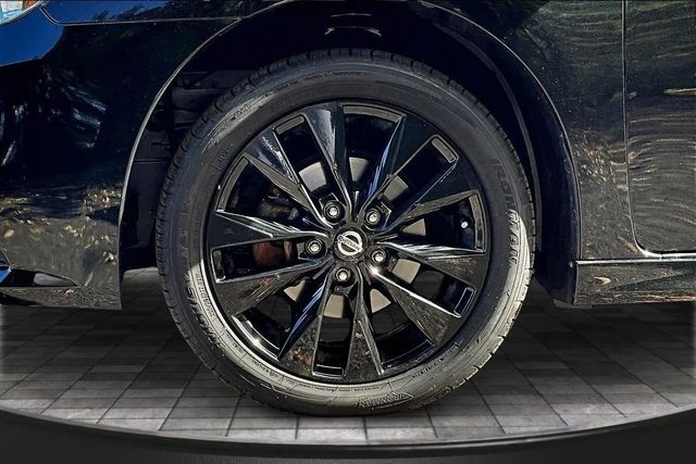 2018 Nissan Sentra SR CVT - 22934008 - 34