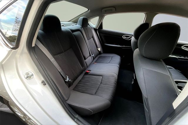 2018 Nissan Sentra SV CVT - 22938398 - 13