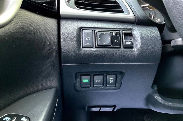 2018 Nissan Sentra SV CVT - 22938398 - 24