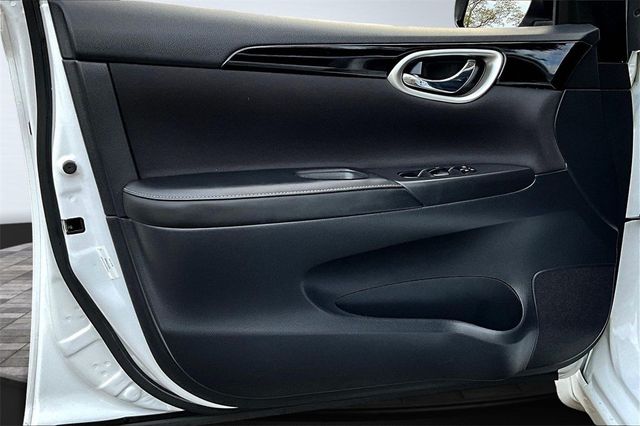 2018 Nissan Sentra SV CVT - 22938398 - 8