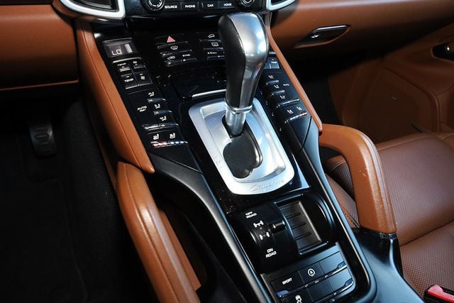 2018 PORSCHE CAYENNE Platinum Edition - 22935011 - 30