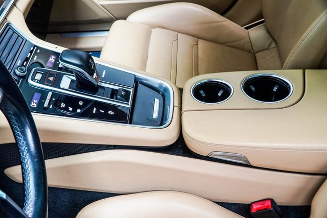 2018 Porsche Panamera   - 22915875 - 19