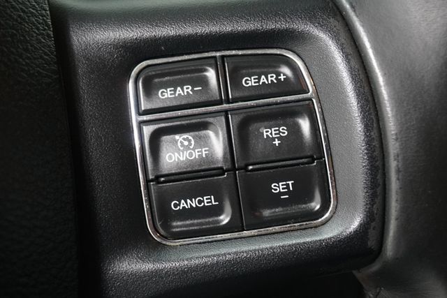 2018 Ram 1500 Lone Star Silver 4x2 Crew Cab 5'7" Box - 22917050 - 12